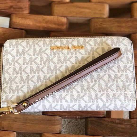 MICHAEL KORS Multifuntional cell phone wristlet wallet pocket book Vanilla Large - Picture 1 of 13